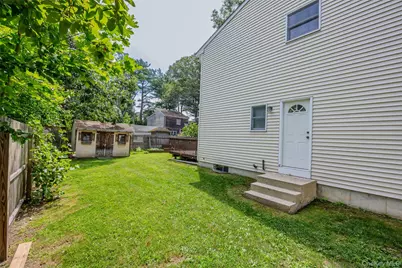 28 Roanoke Road, Sound Beach, NY 11789 - Photo 7
