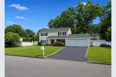 4 Beaverdale Lane, Stony Brook, NY 11790 - Photo 3
