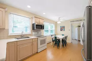 4 Beaverdale Ln, Stony Brook, NY 11790 - Photo 11