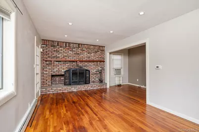 23 Rosebud Avenue, Merrick, NY 11566 - Photo 5