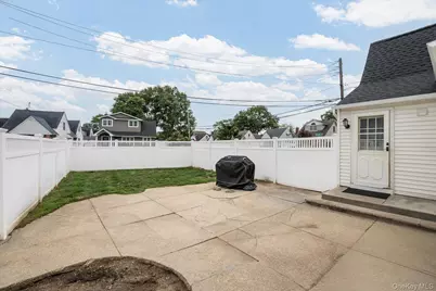 23 Rosebud Avenue, Merrick, NY 11566 - Photo 19