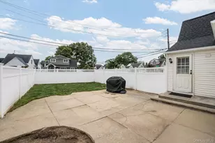 23 Rosebud Ave, Merrick, NY 11566 - Photo 19