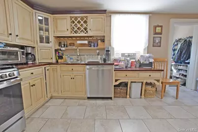 478 Marcy Avenue, Riverhead, NY 11901 - Photo 27