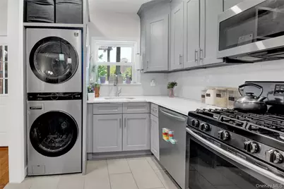 1808 Hering Avenue, Bronx, NY 10461 - Photo 11