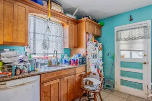 218 Venetian Blvd, Lindenhurst, NY 11757 - Photo 11