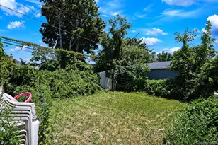 218 Venetian Blvd, Lindenhurst, NY 11757 - Photo 33