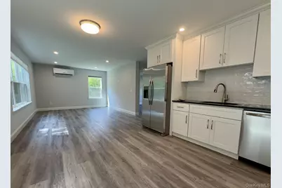 25 Walnut Street, Coram, NY 11727 - Photo 13