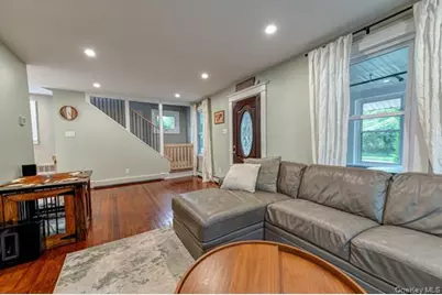 116 Railroad Avenue, Saint James, NY 11780 - Photo 5