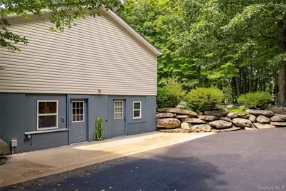 142 Mill Street, Wallkill, NY 12589 - Photo 27