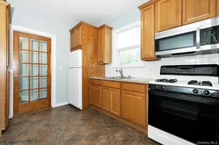 747 Pelhamdale Ave, Pelham, NY 10803 - Photo 7