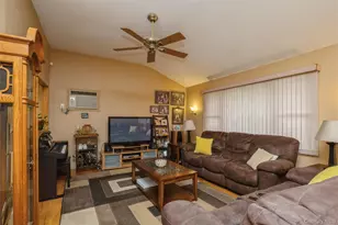 26 Dartmouth Dr, Deer Park, NY 11729 - Photo 11