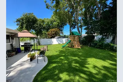 65 Biscayne Drive, Selden, NY 11784 - Photo 15