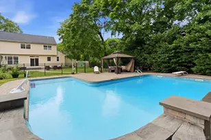 4 Patricks Way, Saint James, NY 11780 - Photo 3