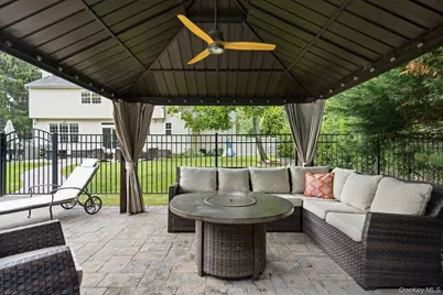 4 Patricks Way, Saint James, NY 11780 - Photo 5