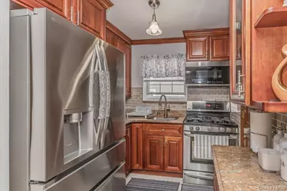 10752 Remington Street, Jamaica, NY 11435 - Photo 7