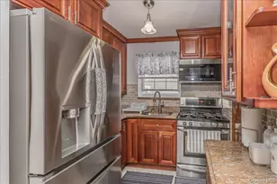 10752 Remington St, Jamaica, NY 11435 - Photo 7