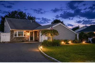 12 Handy Lane, Medford, NY 11763 - Photo 3