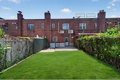 1061 E 218th Street, Bronx, NY 10469 - Photo 13
