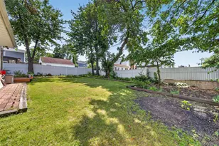 166-04 22nd Ave, Whitestone, NY 11357 - Photo 25