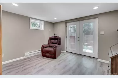 24 Fox Road, East Setauket, NY 11733 - Photo 35