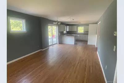 484 N Magee Street, Southampton, NY 11968 - Photo 3