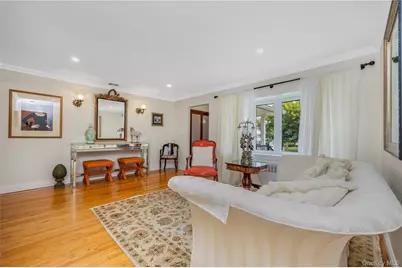 65 Colonial Drive, Farmingdale, NY 11735 - Photo 5