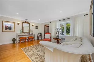 65 Colonial Dr, Farmingdale, NY 11735 - Photo 5