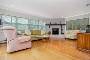 65 Colonial Dr, Farmingdale, NY 11735 - Photo 19