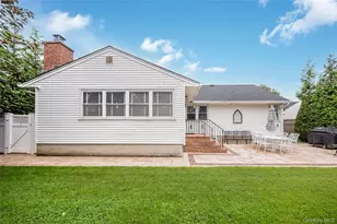 65 Colonial Dr, Farmingdale, NY 11735 - Photo 29