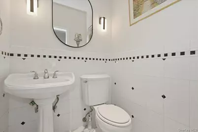 7 Laurel Lane, Old Westbury, NY 11568 - Photo 23