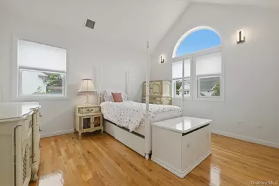 7 Laurel Lane, Old Westbury, NY 11568 - Photo 31