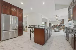 7 Laurel Ln, Old Westbury, NY 11568 - Photo 19
