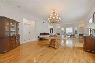 7 Laurel Ln, Old Westbury, NY 11568 - Photo 9