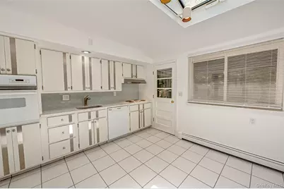 26 Valleywood Road, Commack, NY 11725 - Photo 7