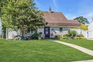 51 Butternut Ln, Levittown, NY 11756 - Photo 3
