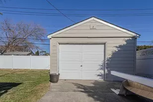 51 Butternut Ln, Levittown, NY 11756 - Photo 17