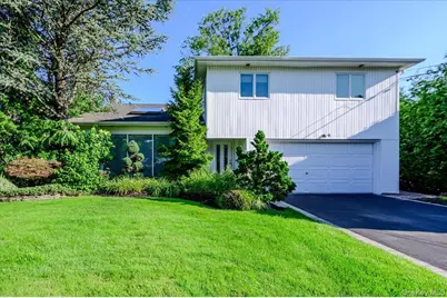 6 Geoffrey Lane, Hewlett, NY 11557 - Photo 1