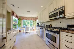 6 Geoffrey Ln, Hewlett, NY 11557 - Photo 5