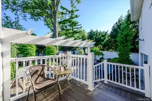 6 Geoffrey Ln, Hewlett, NY 11557 - Photo 17