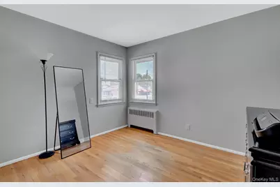 344 Tremont Road, Lindenhurst, NY 11757 - Photo 19