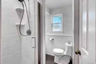 344 Tremont Rd, Lindenhurst, NY 11757 - Photo 11