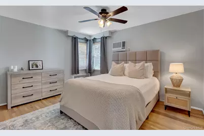 344 Tremont Road, Lindenhurst, NY 11757 - Photo 17