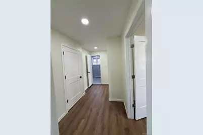 40 S Corona Avenue #2ND FLOOR, Valley Stream, NY 11580 - Photo 3