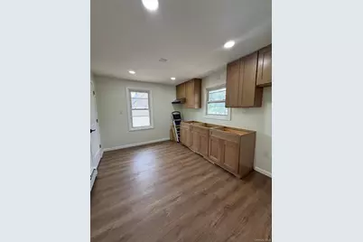 40 S Corona Avenue #2ND FLOOR, Valley Stream, NY 11580 - Photo 7
