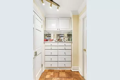 153 E 57th Street #10D, New York, NY 10022 - Photo 3