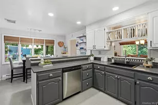 18 Sylvan Rd, Lake Peekskill, NY 10537 - Photo 9