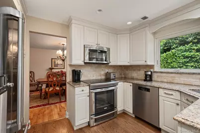 15 Huber Court, Rockville Centre, NY 11570 - Photo 13
