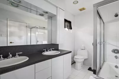 15 Huber Court, Rockville Centre, NY 11570 - Photo 17
