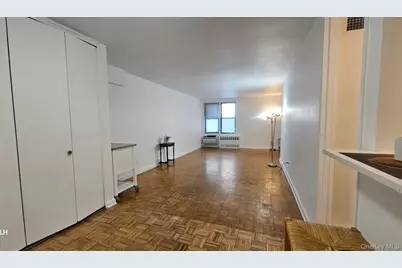 35-20 Leverich Street #225, Jackson Heights, NY 11372 - Photo 7