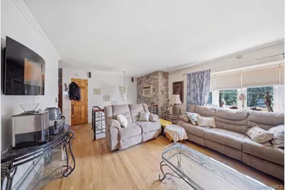 165 Meister Boulevard, Freeport, NY 11520 - Photo 5